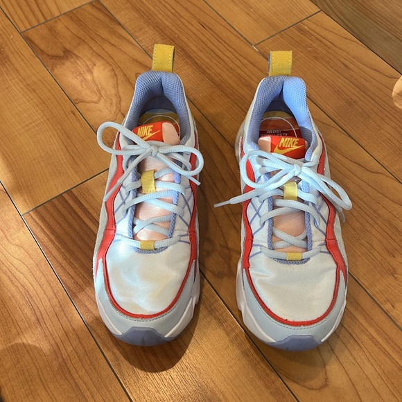 Nike Sneakers - Picture 2 of 4